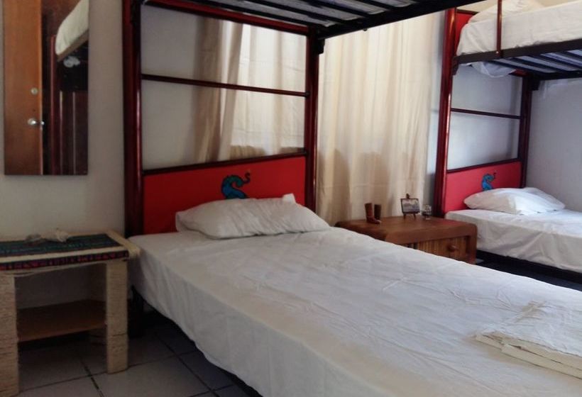 Kukulcan Hostel & Friends