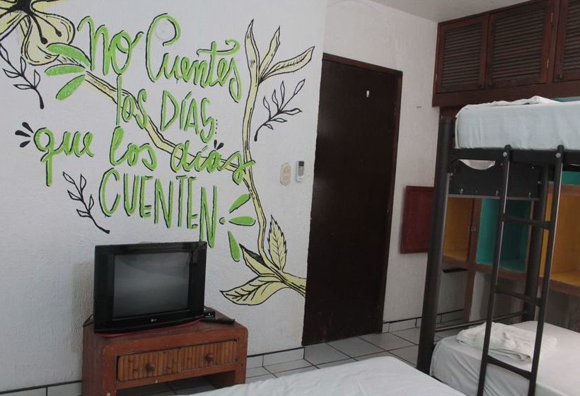 Kukulcan Hostel & Friends