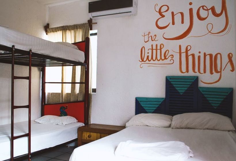 Kukulcan Hostel & Friends