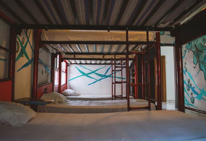 Kukulcan Hostel & Friends