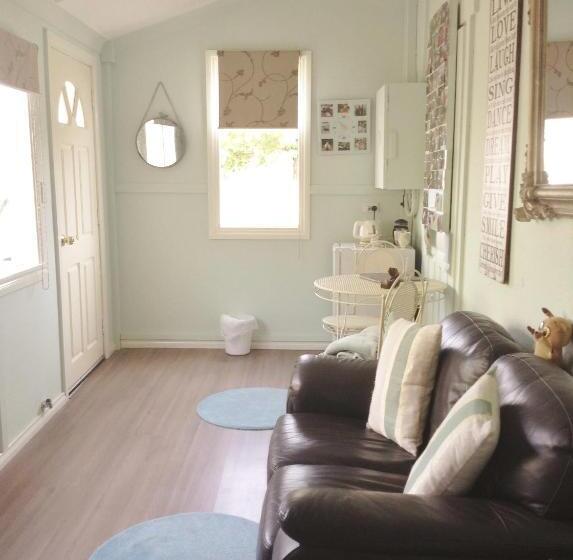 Must Love Dogs B&b & Self Contained Cottage