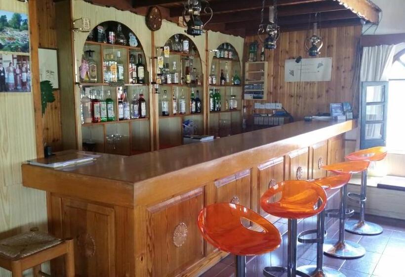 Pelekanos Apartments