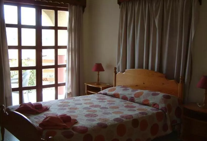 Pelekanos Apartments