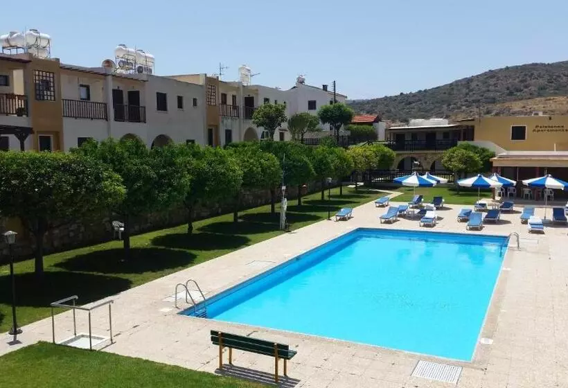Pelekanos Apartments