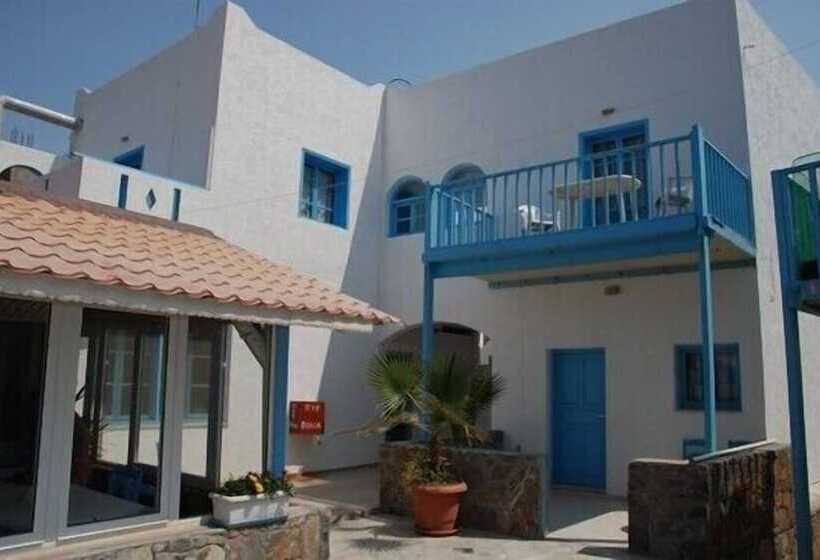 Socrates Apartments & Restaurant