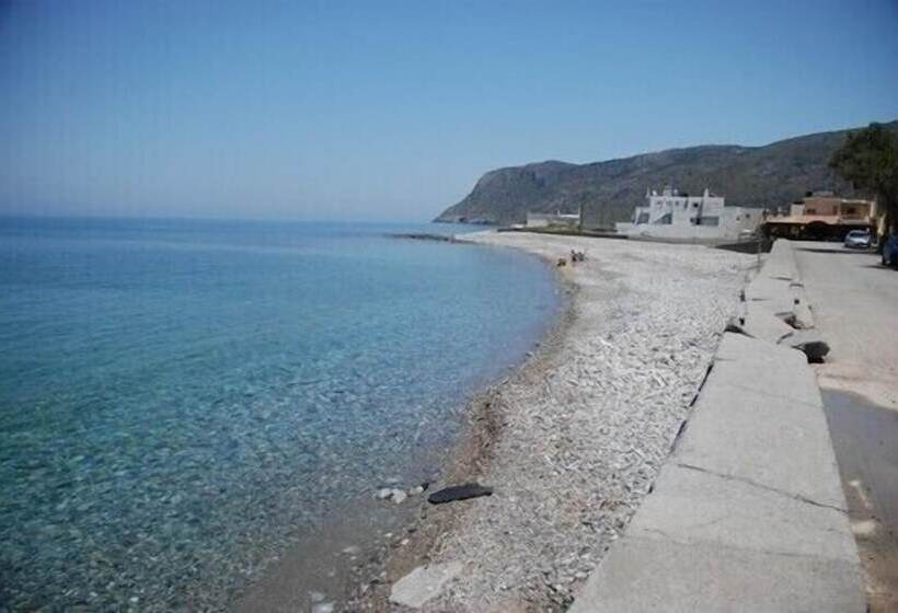 Socrates Apartments & Restaurant