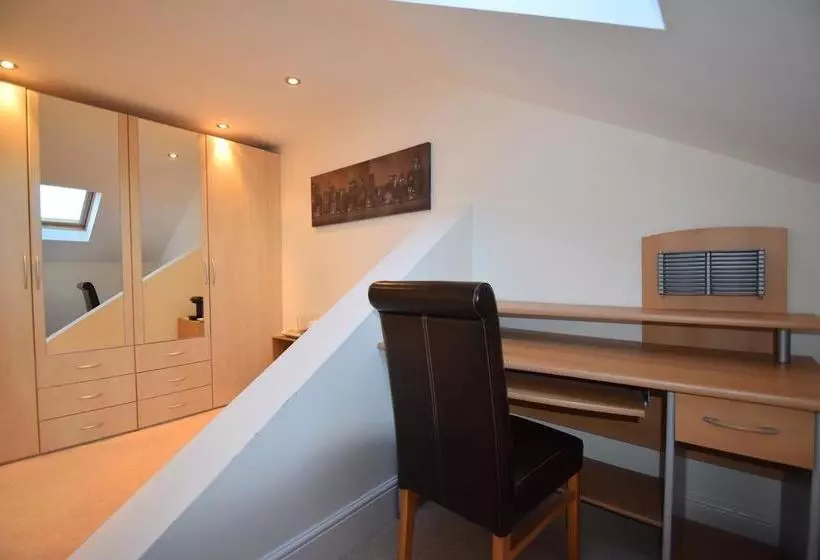 Southfields B&b