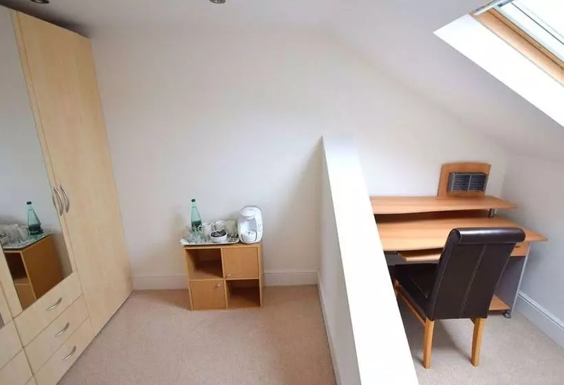 Southfields B&b