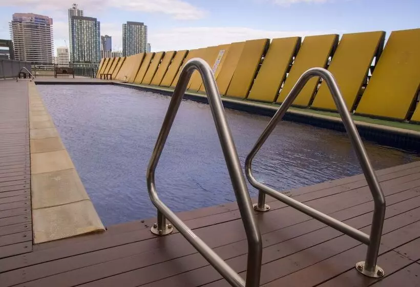 Accent Accommodation At Docklands Melbourne