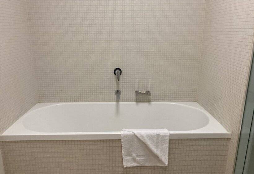 Accent Accommodation At Docklands Melbourne