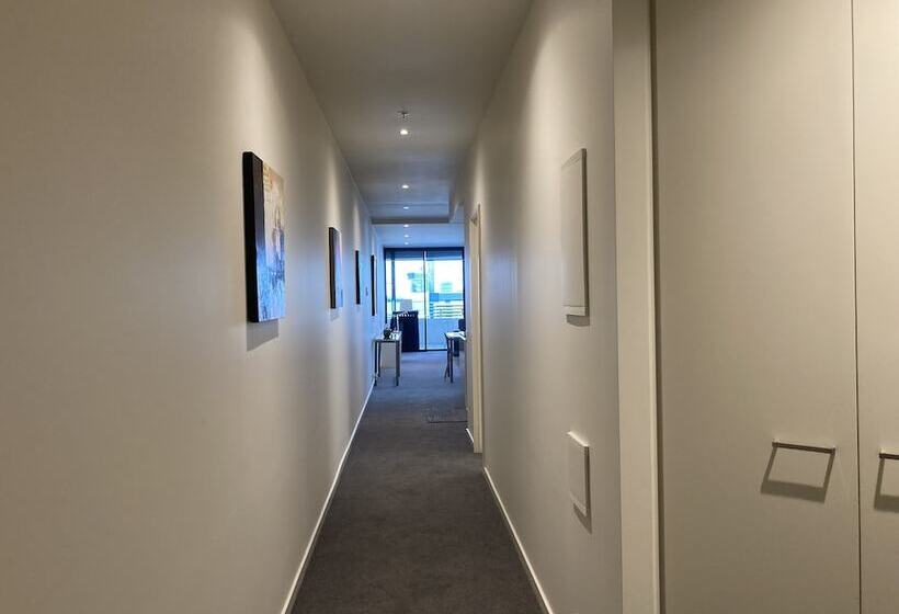 Accent Accommodation At Docklands Melbourne