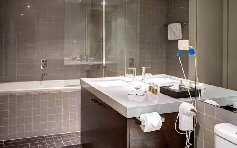 Accent Accommodation At Docklands Melbourne
