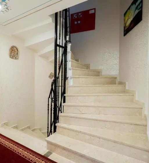 Atam Suites & Apart