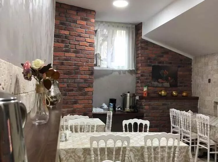 Atam Suites & Apart