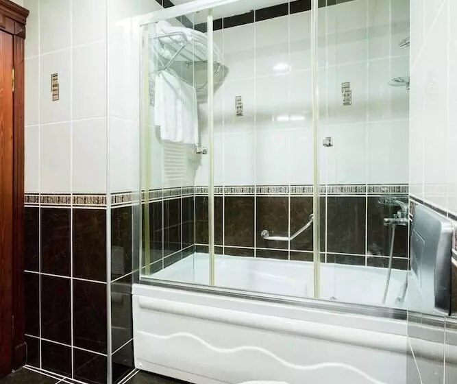 Atam Suites & Apart