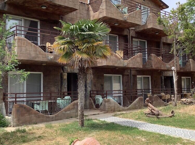 Babylon Gardens Apart