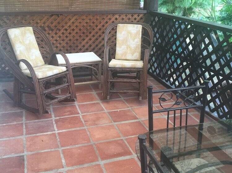 Barbados Chi Guest House