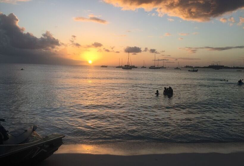 Barbados Chi Guest House