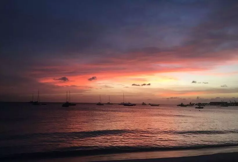 Barbados Chi Guest House
