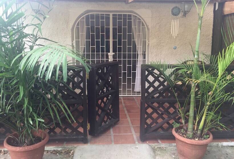 Barbados Chi Guest House