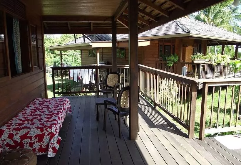 تختخواب و صبحانه Moorea Surf Inn