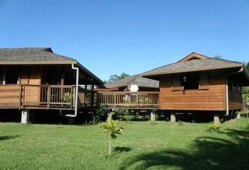 تختخواب و صبحانه Moorea Surf Inn