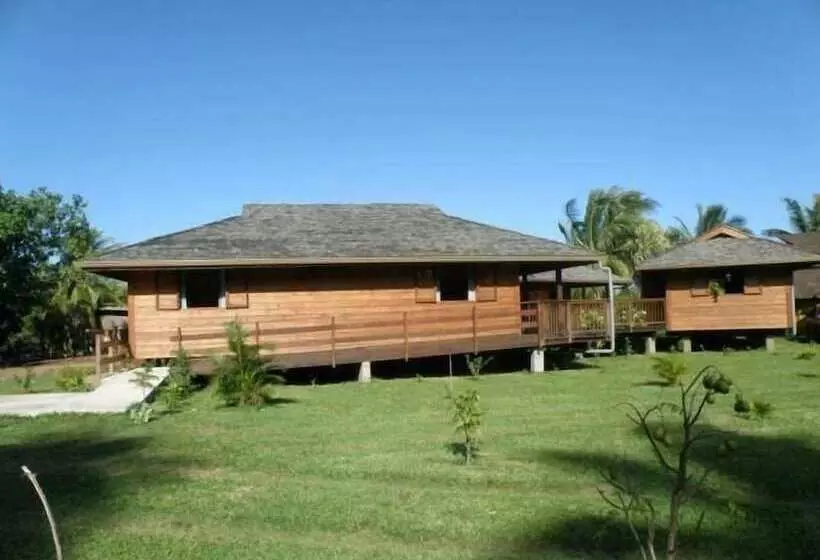 تختخواب و صبحانه Moorea Surf Inn