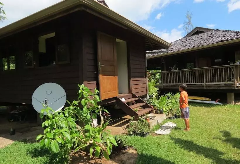 تختخواب و صبحانه Moorea Surf Inn