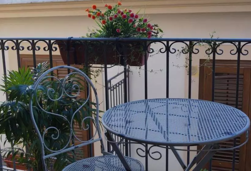Guascone Apartments