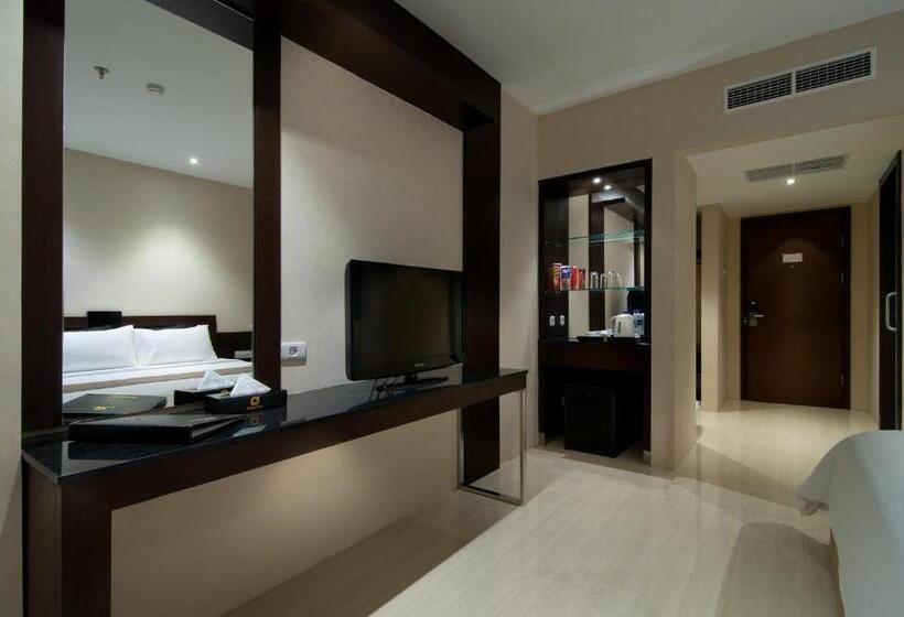 Отель Aria Gajayana