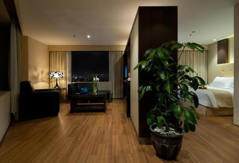 Отель Aria Gajayana