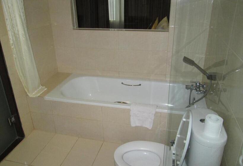 Отель Aria Gajayana