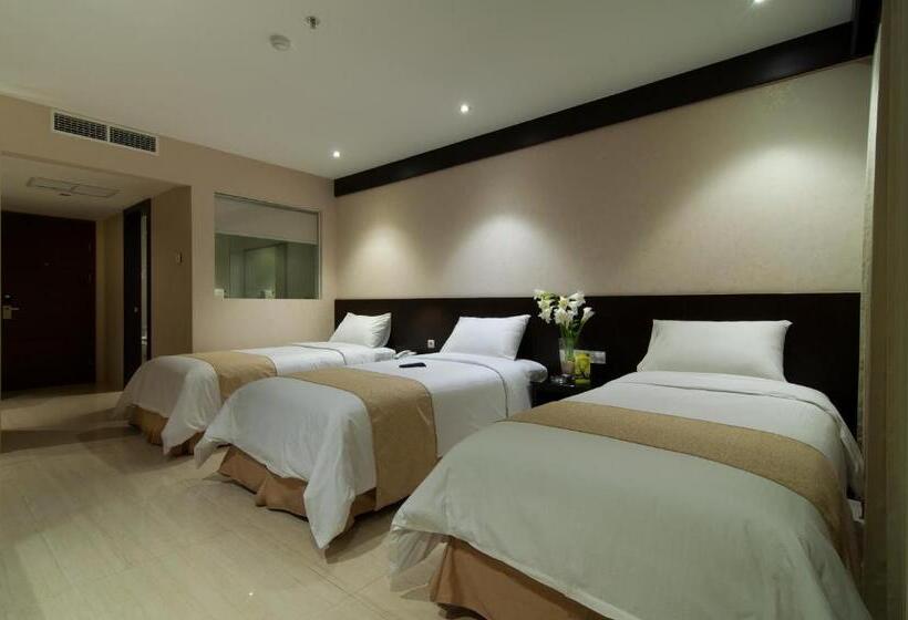 Отель Aria Gajayana