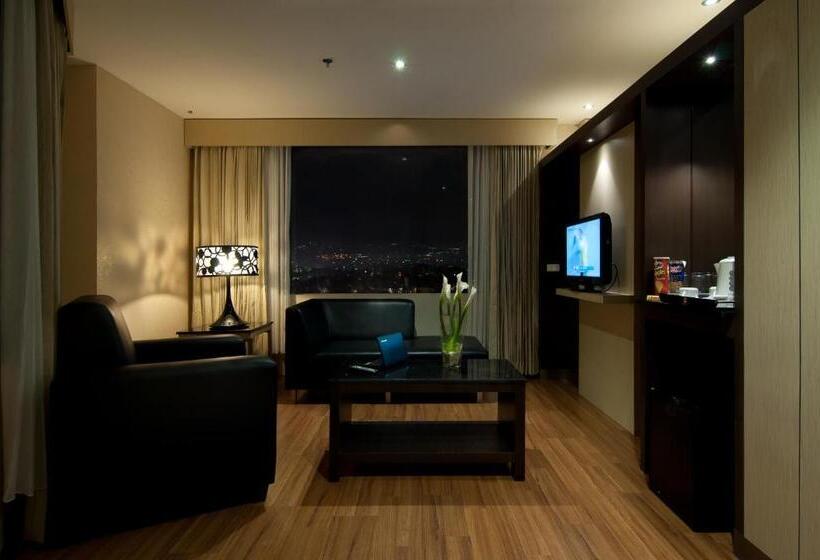 Отель Aria Gajayana