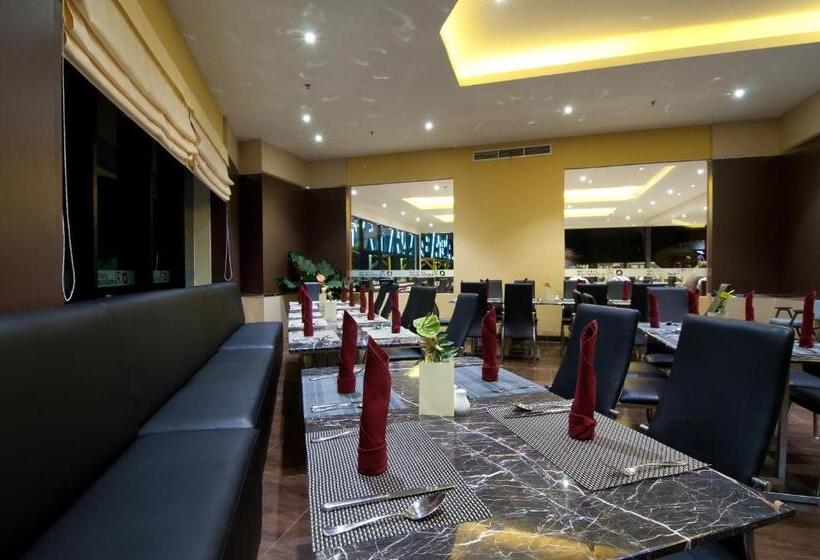 Отель Aria Gajayana