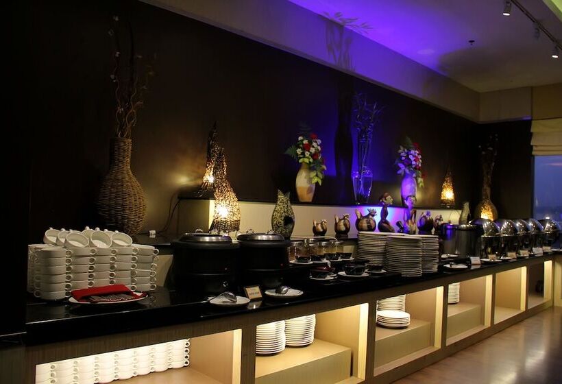 Отель Aria Gajayana