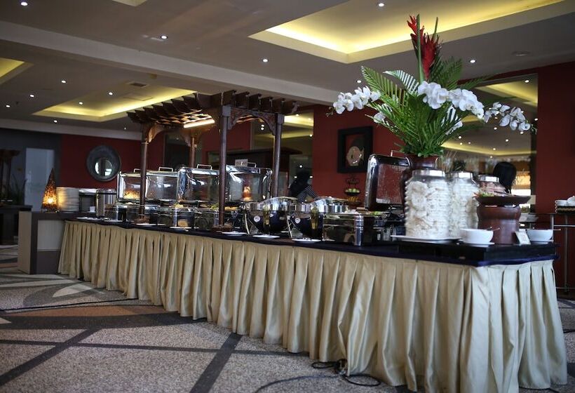 Отель Aria Gajayana