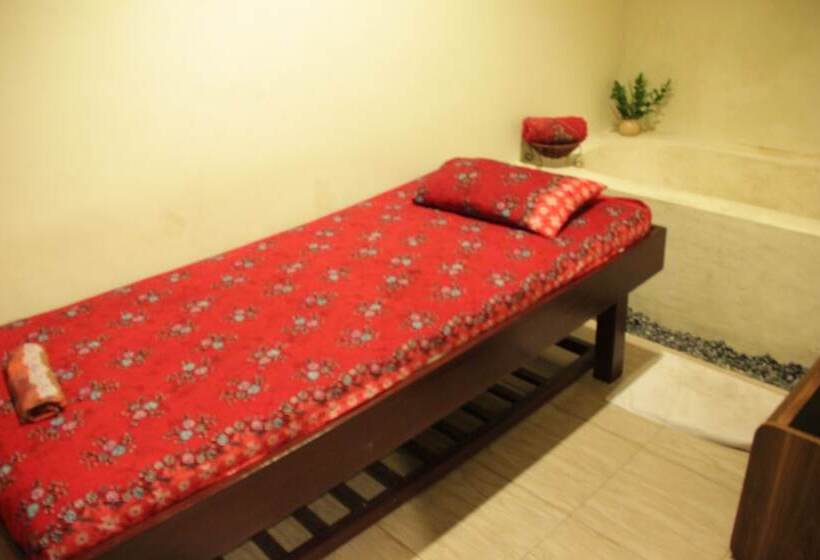 Отель Aria Gajayana