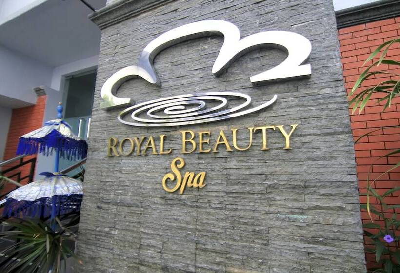 Отель Aria Gajayana