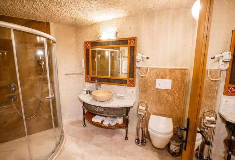 Hotelli Imperial Cave Suites & Spa