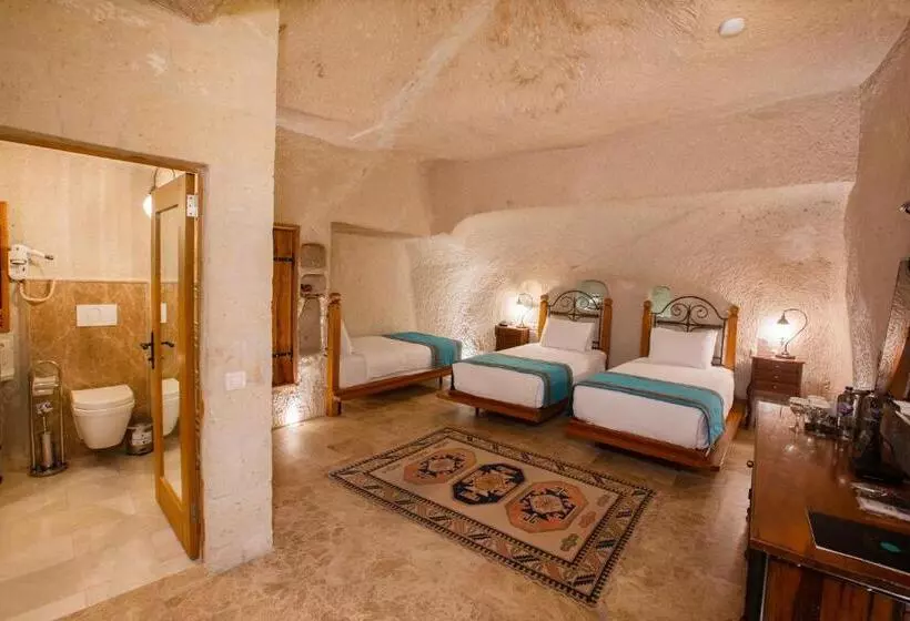 Hotelli Imperial Cave Suites & Spa