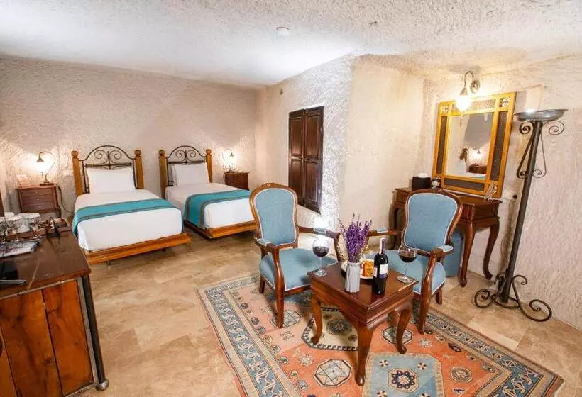 Hotelli Imperial Cave Suites & Spa