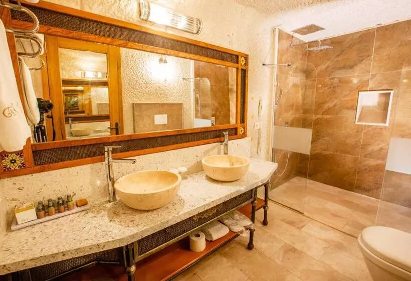 Hotelli Imperial Cave Suites & Spa