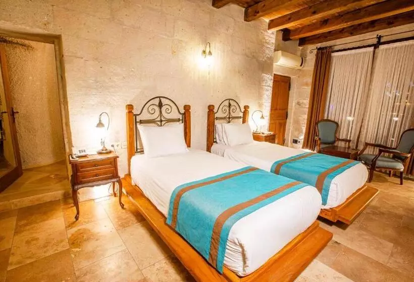Hotelli Imperial Cave Suites & Spa
