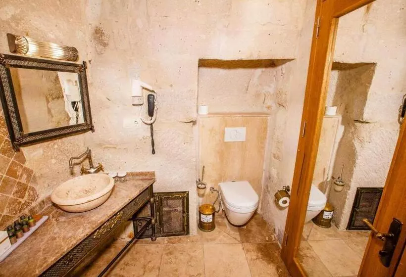 Hotelli Imperial Cave Suites & Spa