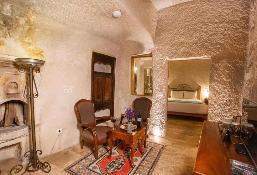 Hotelli Imperial Cave Suites & Spa