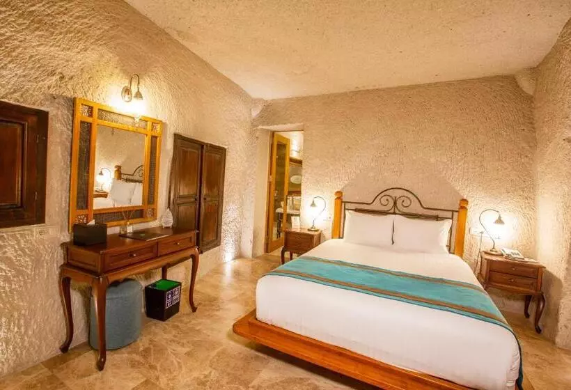 Hotelli Imperial Cave Suites & Spa