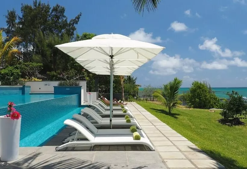 Myra Seafront Suites And Penthouses By Lov