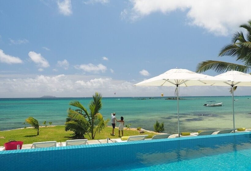 Myra Seafront Suites And Penthouses By Lov