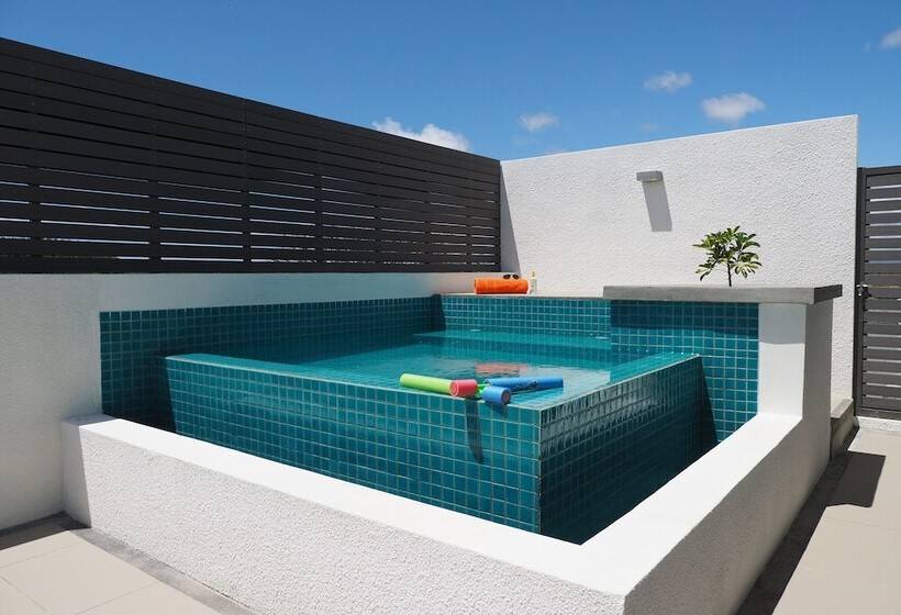 Myra Seafront Suites And Penthouses By Lov